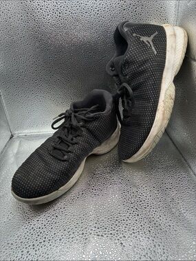 Nike Black and White Kids Low-Top Knit Sneakers
